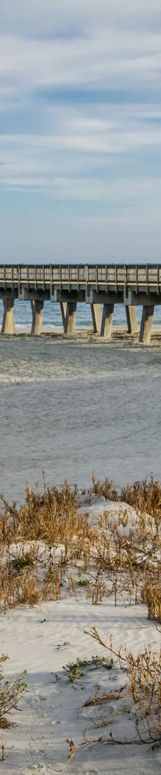 Beobachte den Sonnenaufgang über dem Pavillon auf Tybee Island